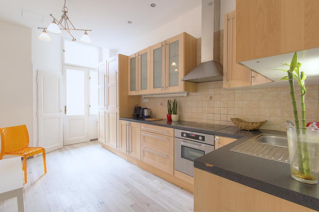 Centrum Old Town Square Apartment Prague