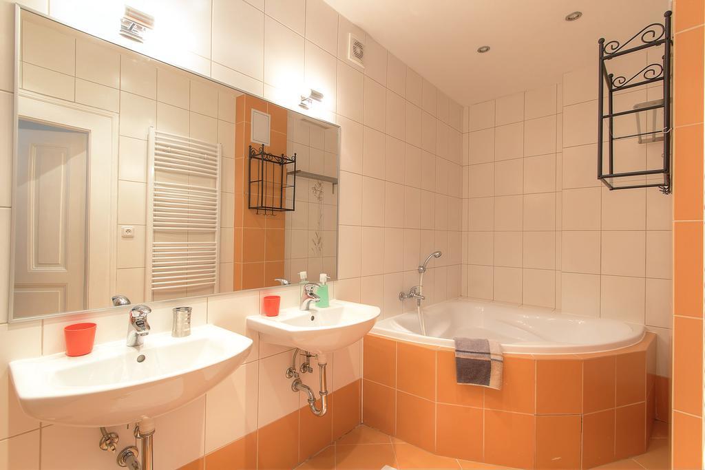 Centrum Old Town Square Apartment
